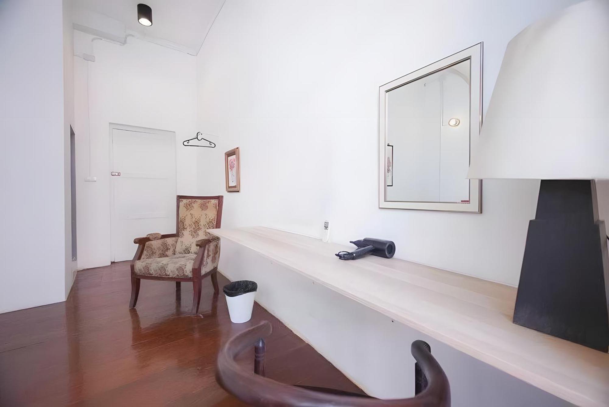 Mitr Inn Yaowarat - มิตร อินน์ เยาวราช Бангкок Экстерьер фото